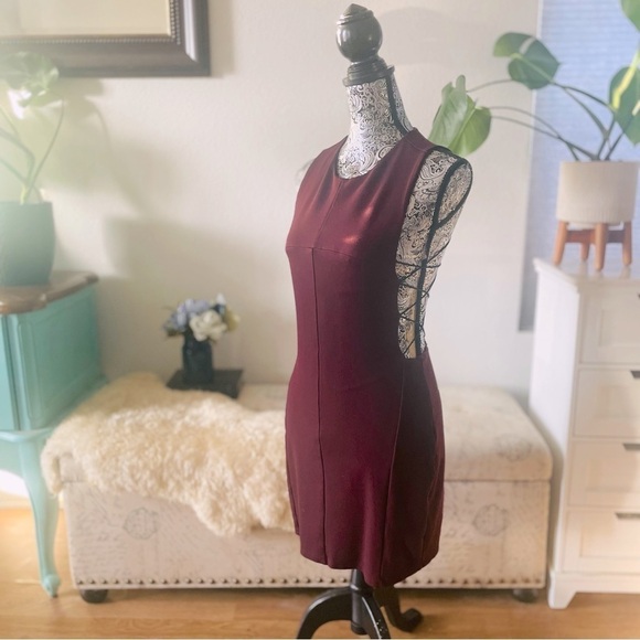 🏷️ 4/$25 Silence + Noise Urban Outfitters Lexie Crisscross Open-Side Mini Dress - Picture 11 of 15